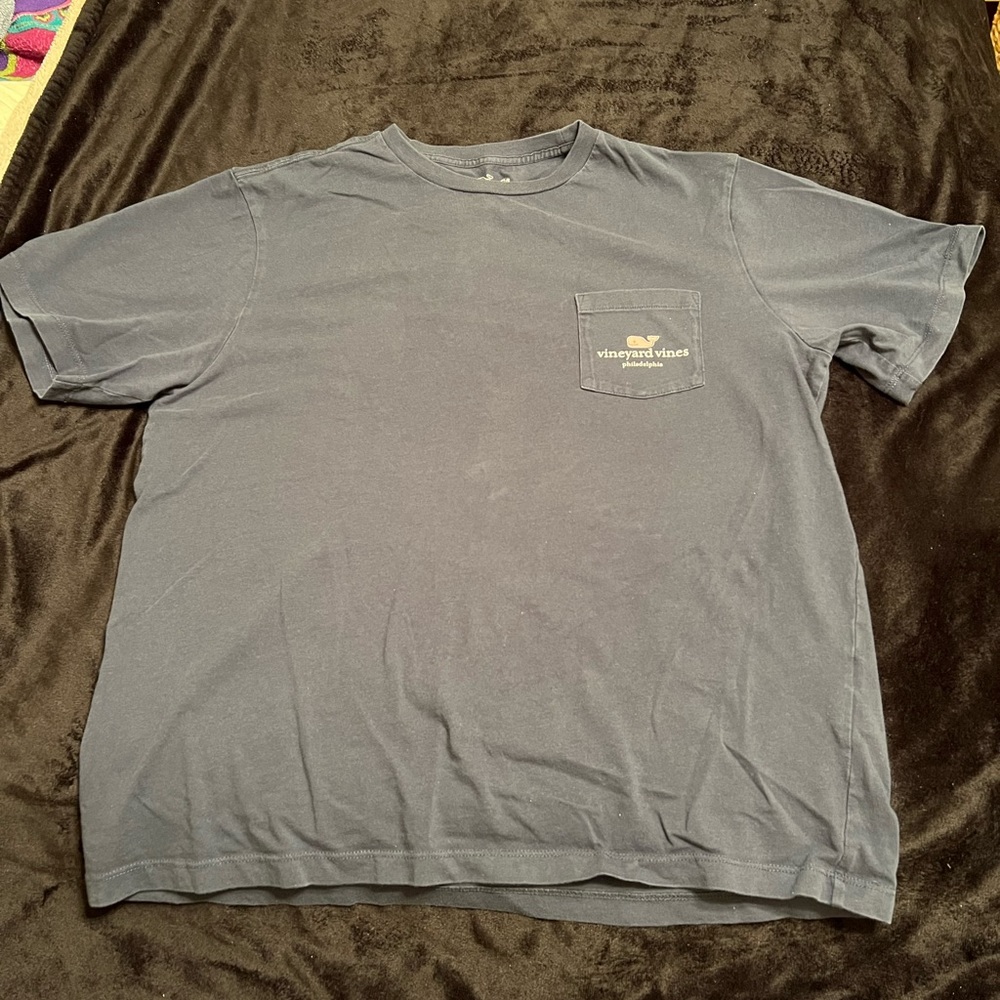 Vine Yard Vines Mens Medium Navy Tee shirt “ I Whale Philadelphia”